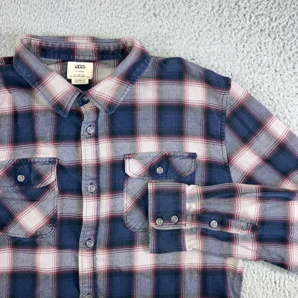 Vans Flannel Shirt Men XL Tailored Fit Navy Blue Plaid L/S Outdoor Skater Cabin